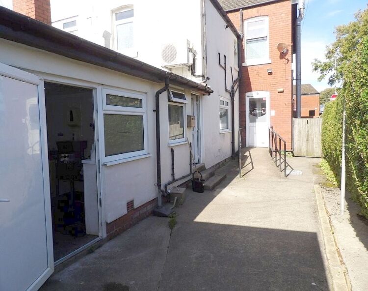 Semi-detached freehold fish & chip takeaway with unused 28 cover cafe, trading just 28 hours weekly Photo 7