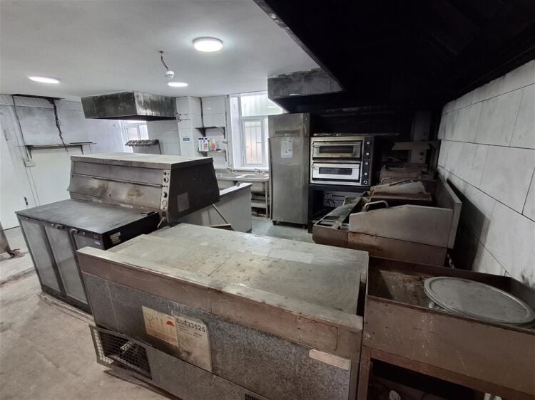 Vacant Unit For Sale in Huddersfield Photo 7