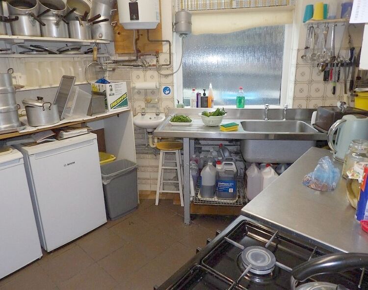 Freehold fish & chip takeaway, trading just 18.5 hours weekly, same family since 1964