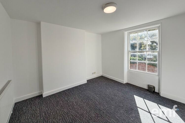 Freehold Commercial Investment
