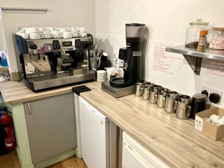 DAYTIME CAFÉ/COFFEE SHOP