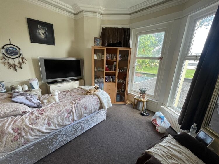 Seaside Town 19-Bed HMO with Extensive Owners Accommodation For Sale in Paignton Photo 7