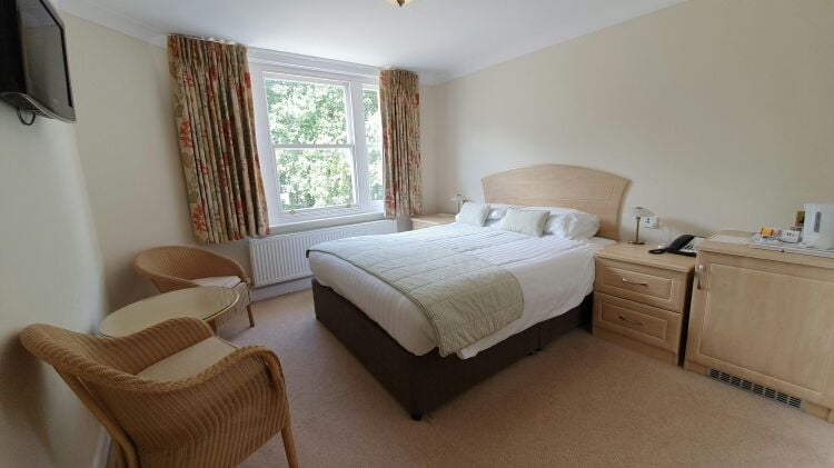 High Quality 32 Bedroom Hotel Suiting Wedding/Conference Venue