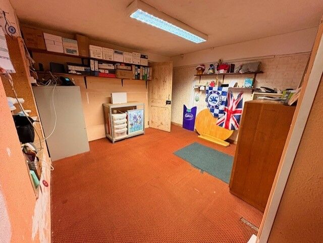 Freehold Newsagents Located In Helston Photo 8