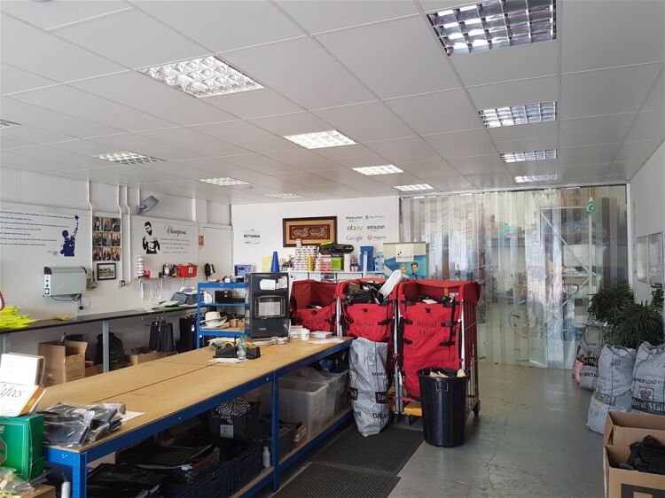 ONLINE RETAIL OF SPORTS EQUIPMENT & CLOTHING Photo 8