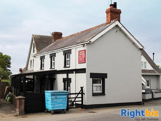 PEMBROKESHIRE - VILLAGE PUB WITH BED & BREAKFAST