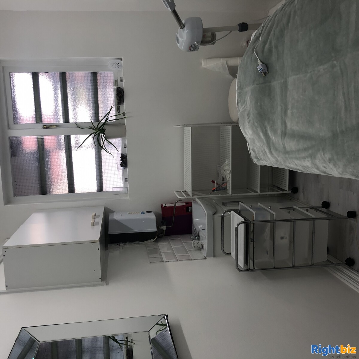Beauty Salon for Sale in Edmonton London Photo 8