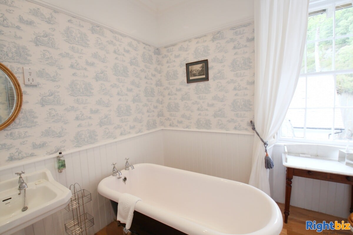 Beautiful Salen Hotel & Luxury Glamping Pods for Sale, Acharacle