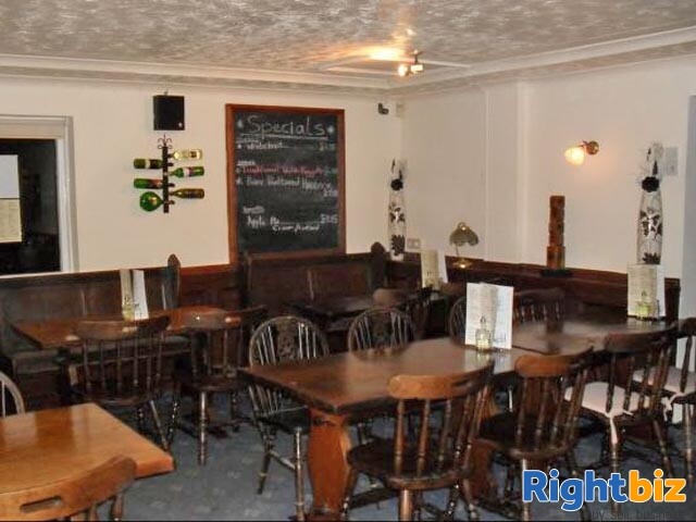 CEREDIGION - COASTAL VILLAGE PUBLIC HOUSE & RESTAURANT SURROUNDED BY A LARGE NUMBER OF HOLIDAY PARKS