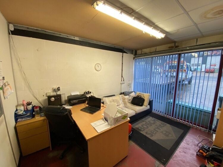 Well Established Car Repair Business In Aylesbury for sale