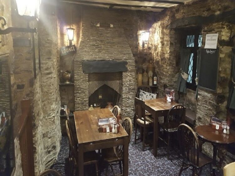 Popular Bistro with Living Accommodation For Sale Photo 8