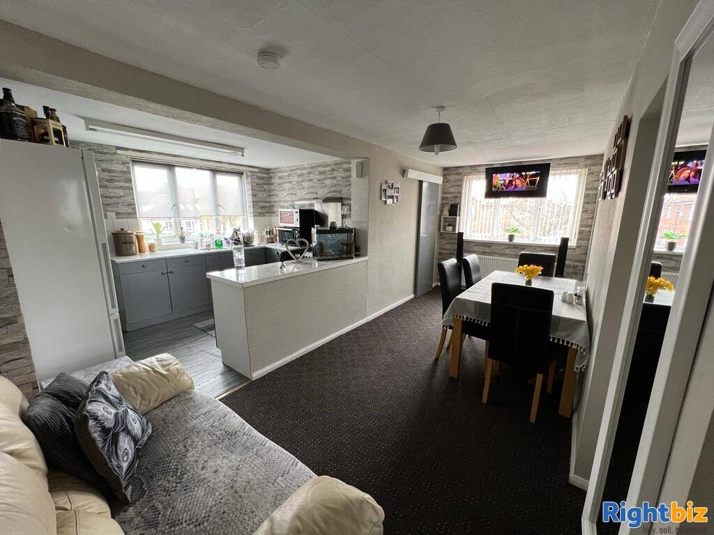 Leasehold Barber shop for sale with 2 bed flat