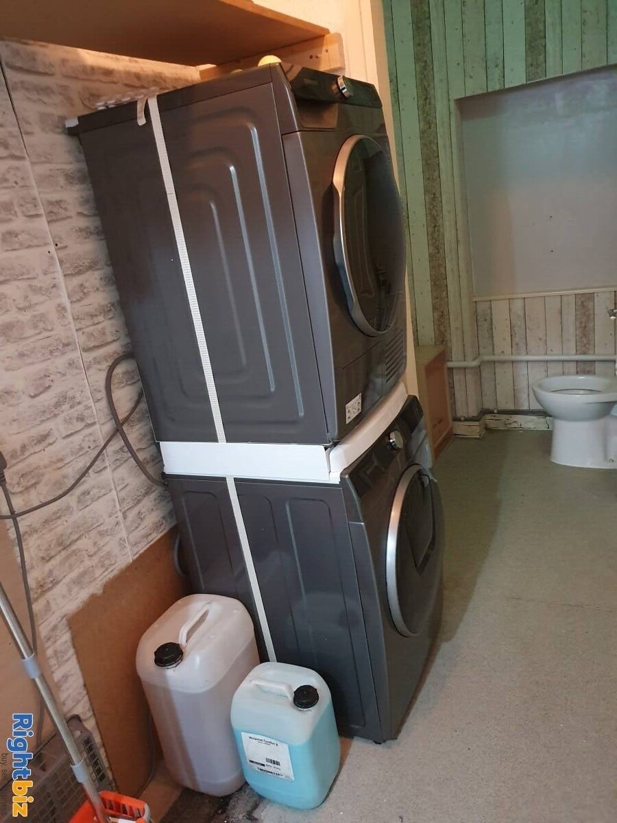 LEASEHOLD BARBERSHOP/LAUNDRY FOR SALE