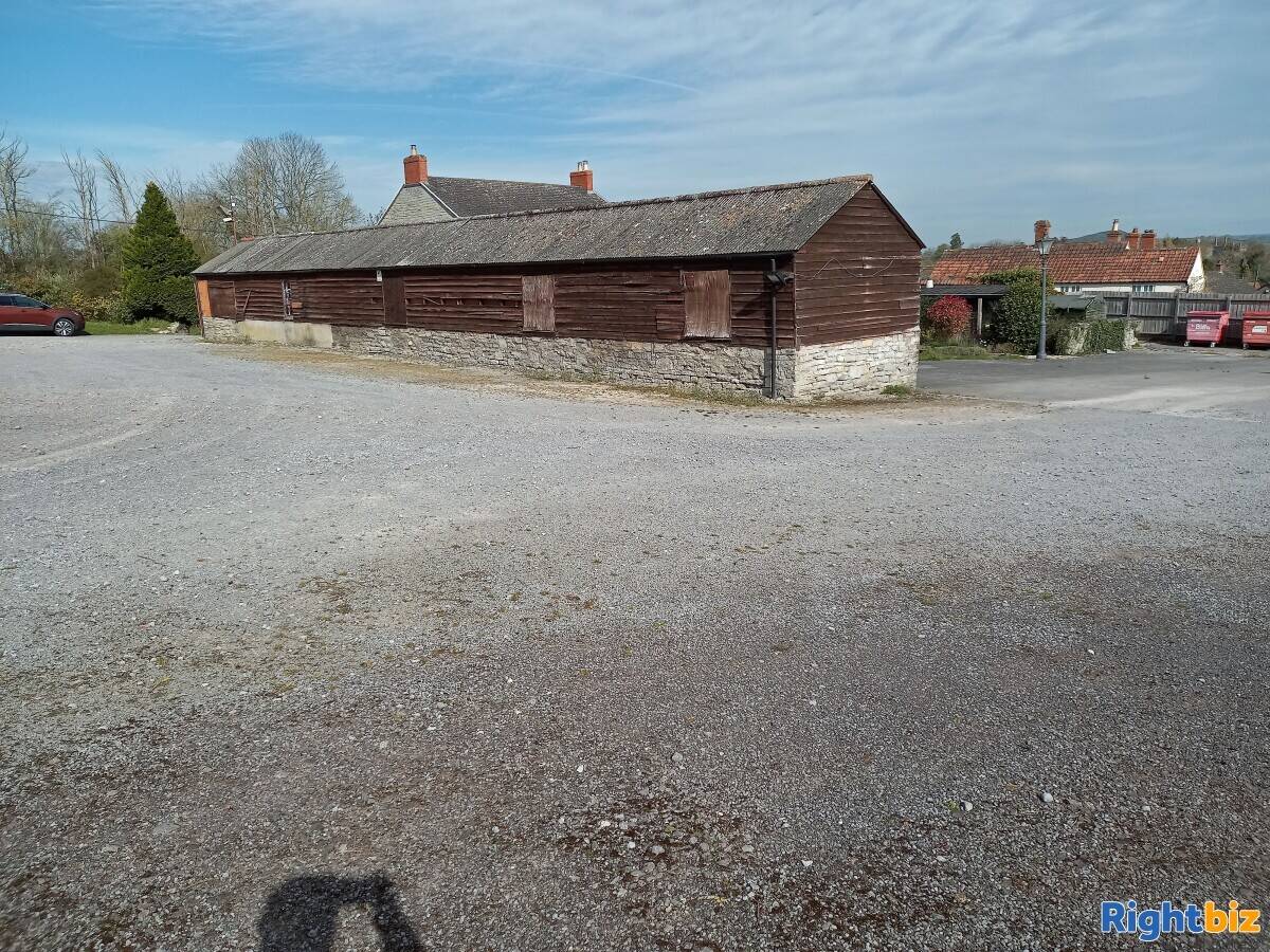 SOMERSET - FREE HOUSE ON LARGE SITE NEAR STREET/GLASTONBURY