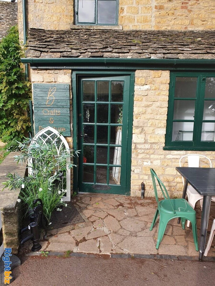 Bourton on the water prime riverside location newly refurbished restaurant