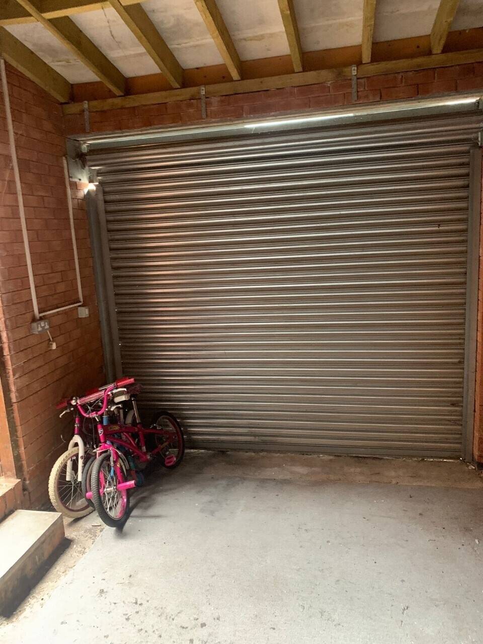 GROUND FLOOR RETAIL SPACE IN BIRMINGHAM - NO PREMIUM