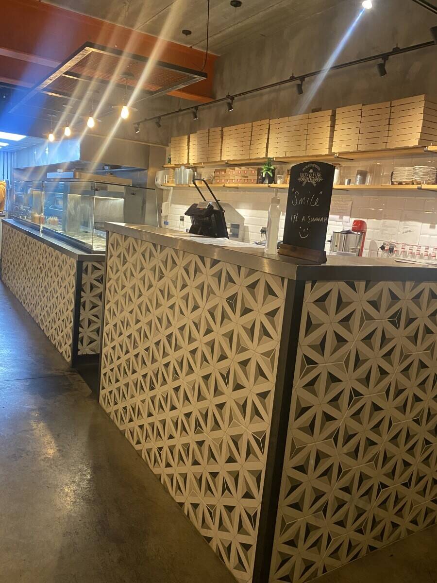 Popular Gourmet Burger and Pizza Restaurant for sale Photo 8