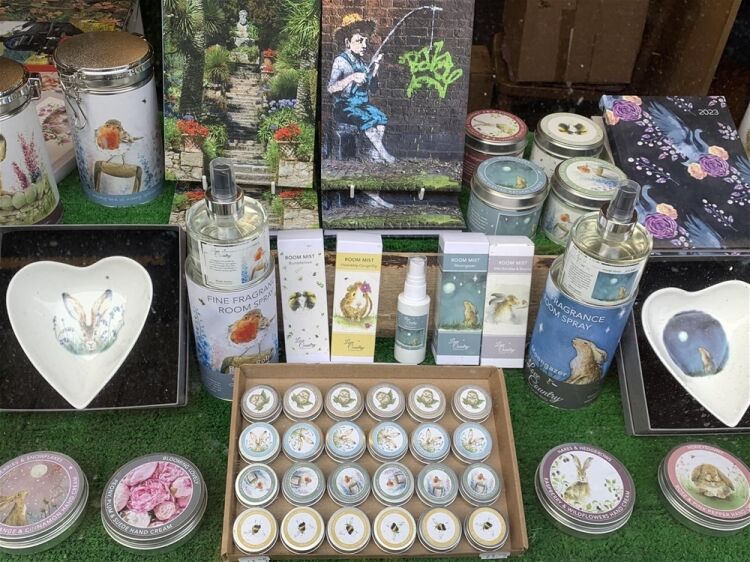 A POPULAR CARD AND GIFT SHOP Photo 8