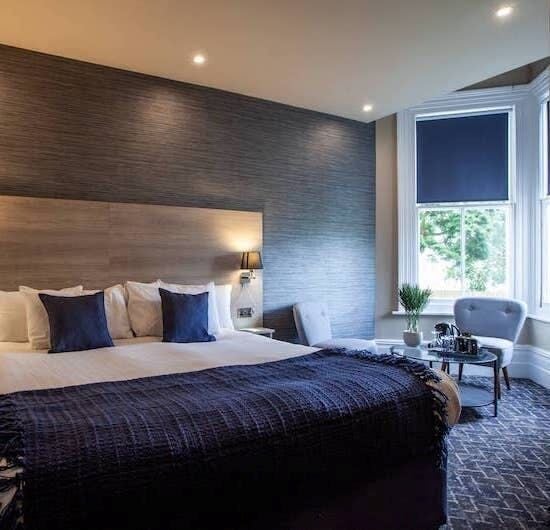 Refurbished and profitable 19 bedroom (all en-suite) limited service accommodation business on Bournemouth's renowned West Cliff Photo 8