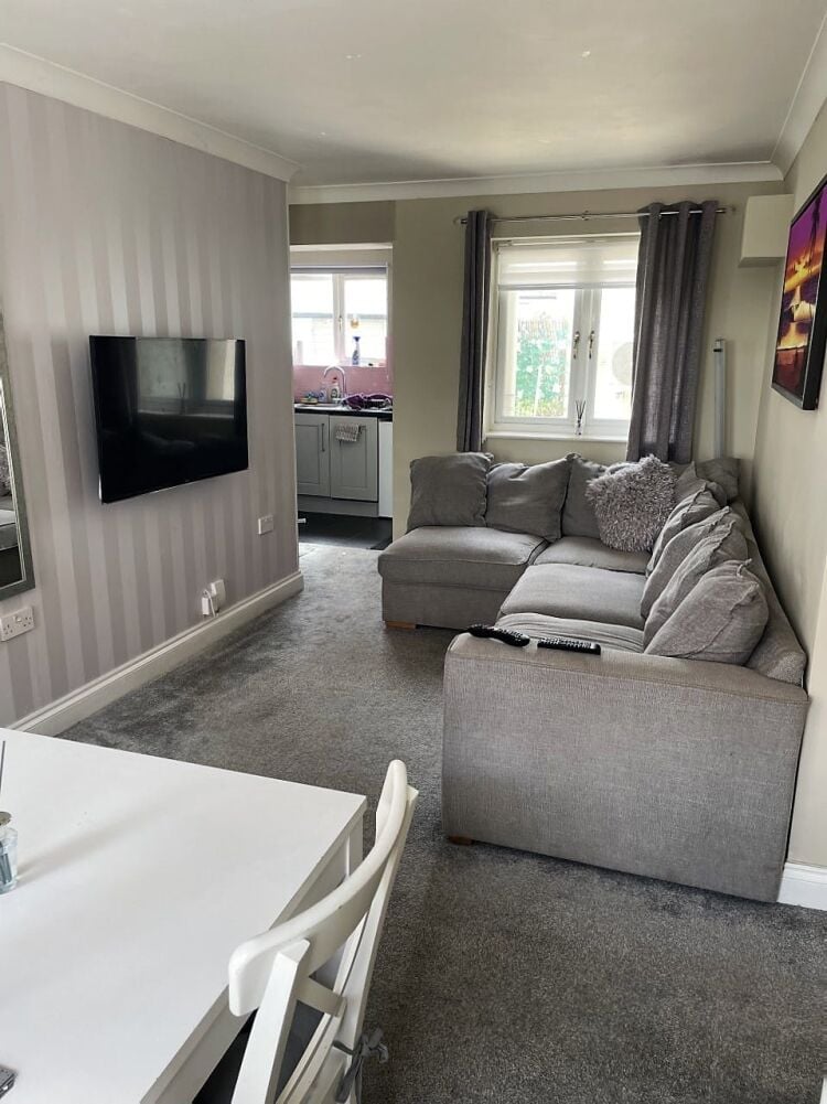 Magnificently Located Chocolate Themed Boutique Hotel with Non-Resident Cafe Bar Potential - Available on Innovative Staged Payment Option Photo 8