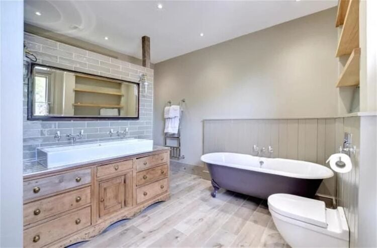 A PROVIDER OF HIGH-QUALITY CLEANING AND HOUSEKEEPING SERVICES