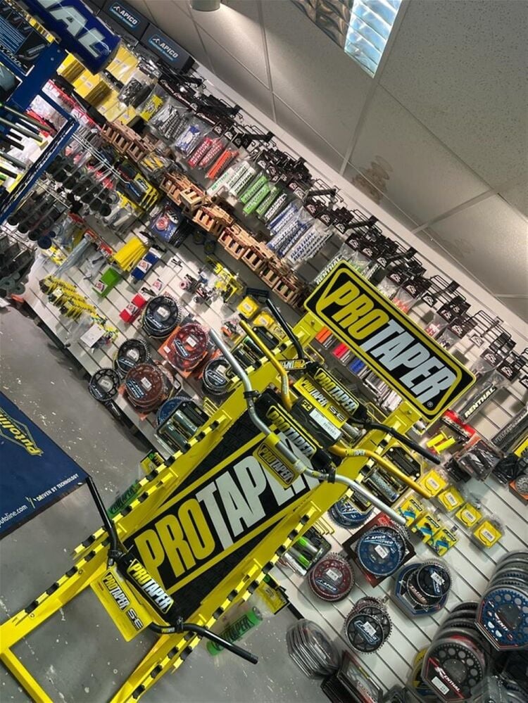 WELL-ESTABLISHED MOTOCROSS AND ENDURO  PARTS SHOP WITH E-COMMERCE
