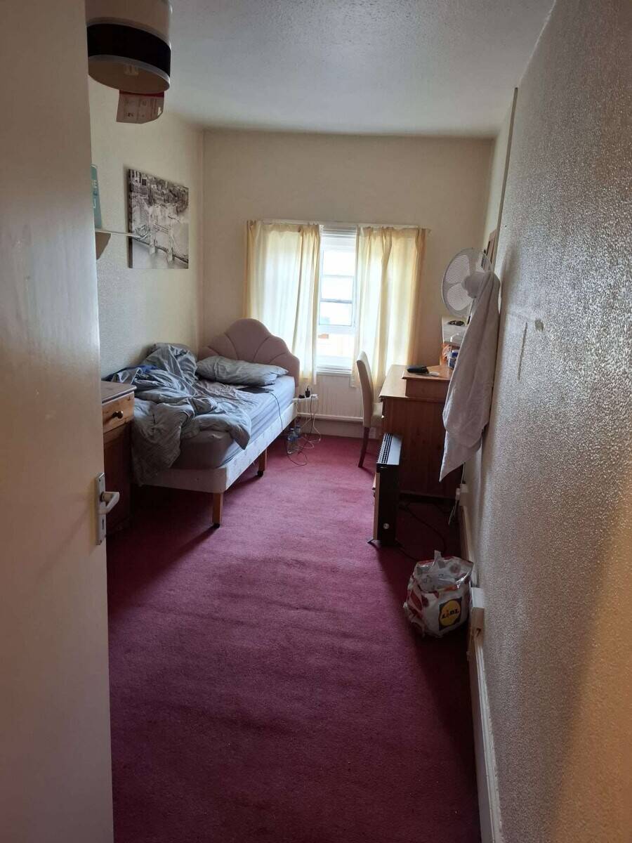 VICTORIA VAULTS, NEWTOWN, POWYS, SY16 2NA