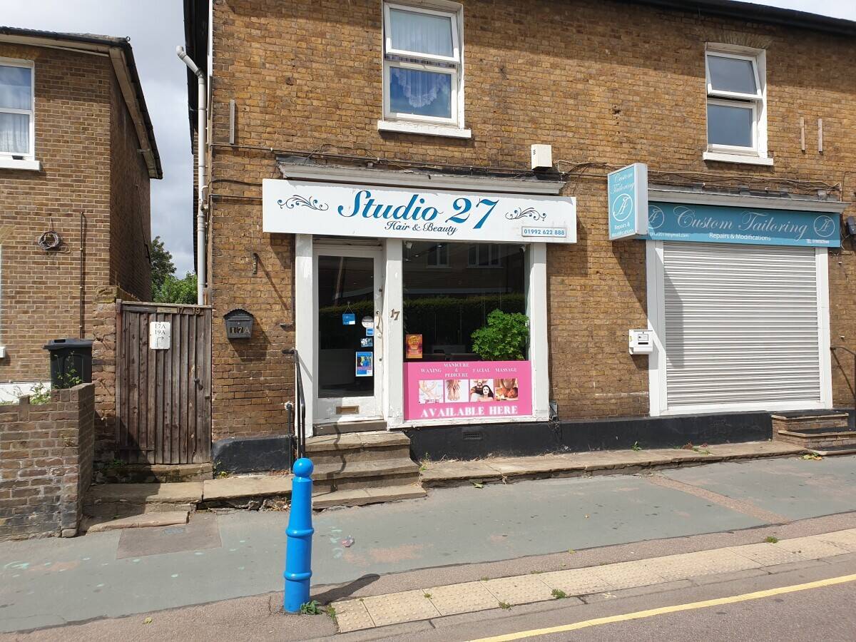 Hairdressers in Cheshunt/Waltham Cross with Beauty Room