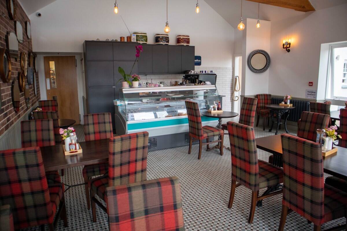 KENT - EXTENSIVELY RENOVATED PUBLIC HOUSE WITH PLANNING PERMISSION FOR SALE
