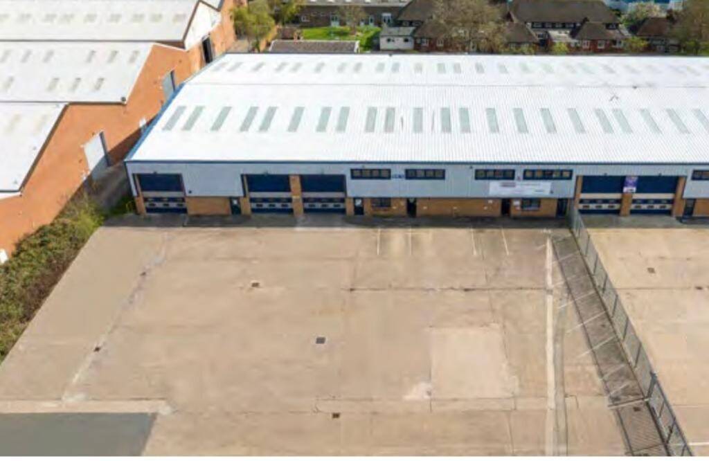 Warehouse/Storage Facility With Yard And Customers In Abingdon, Oxford For Sale