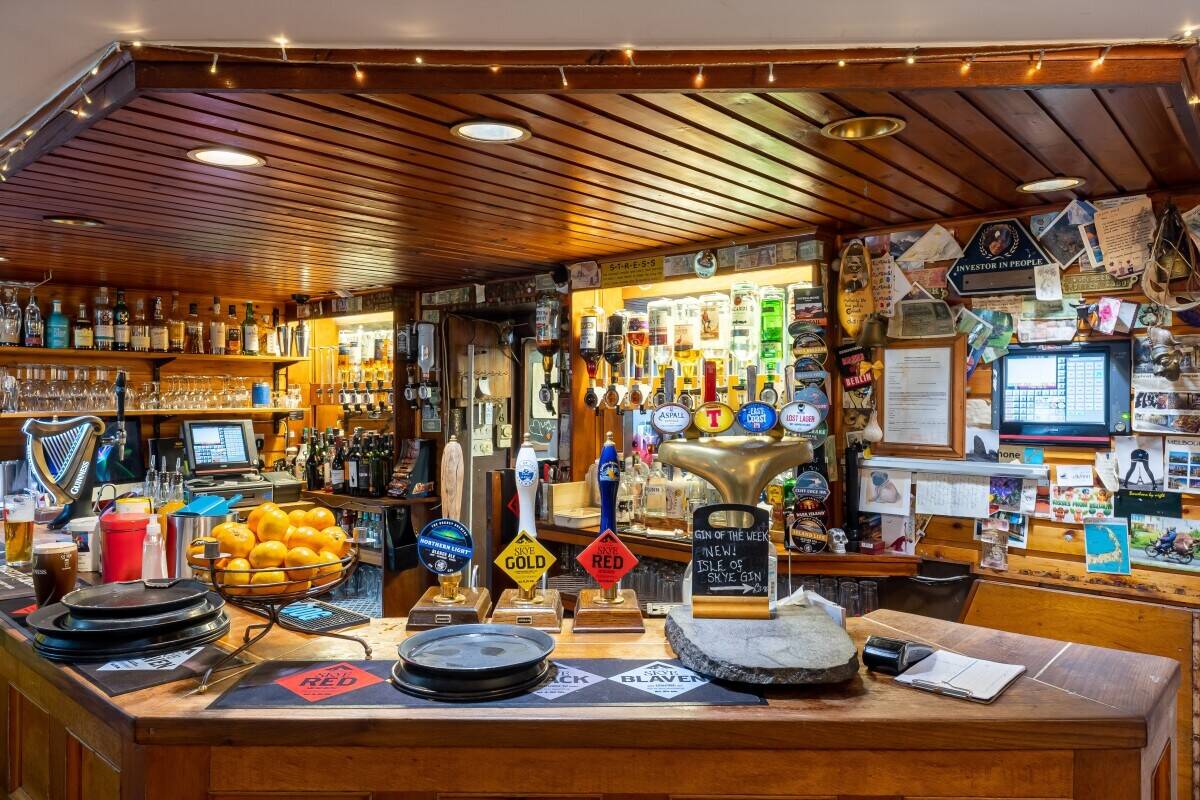 High Volume Pub Restaurant With Letting Accommodation For Sale