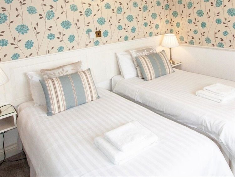 Hotels For Sale in Keighley Photo 8
