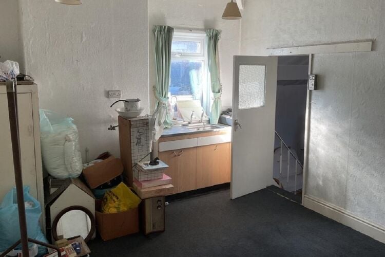 Freehold Dry Cleaning Specialist - Southport Photo 8