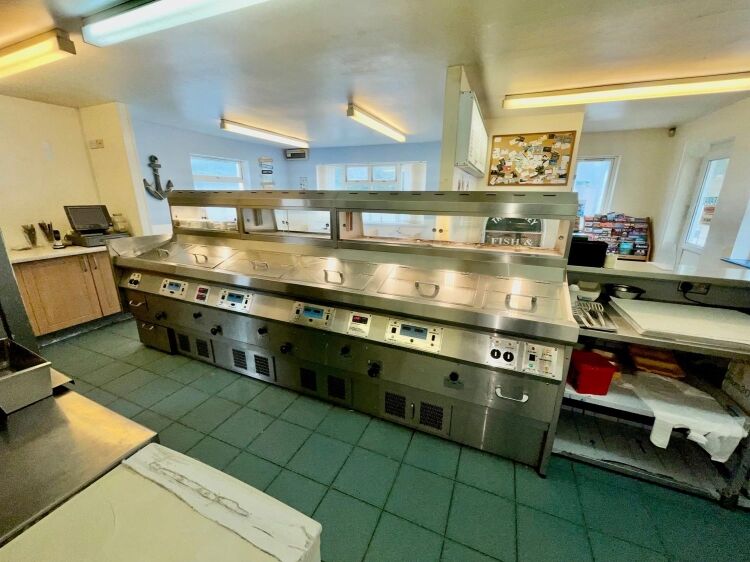 Freehold Fish & Chip Restaurant & Takeaway Located In Roche Photo 8