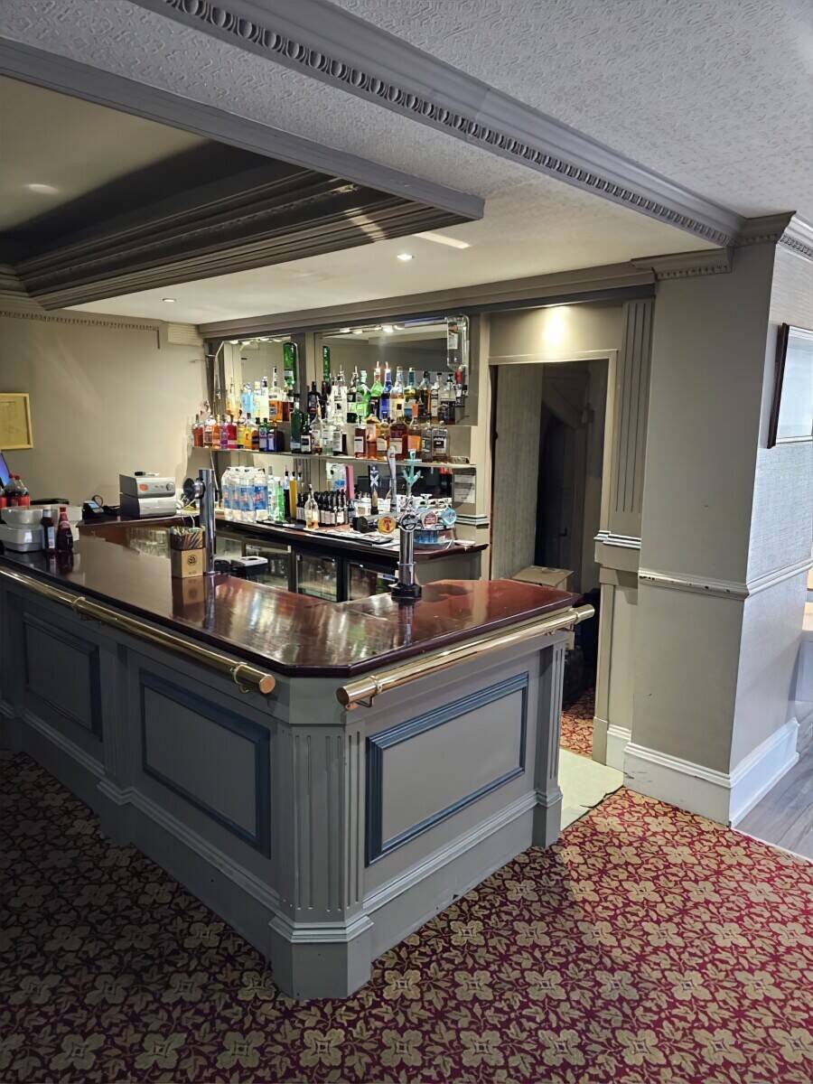 Family owned hotel in heart of Dumfries, close to all amenities including a detached 4 bed bungalow