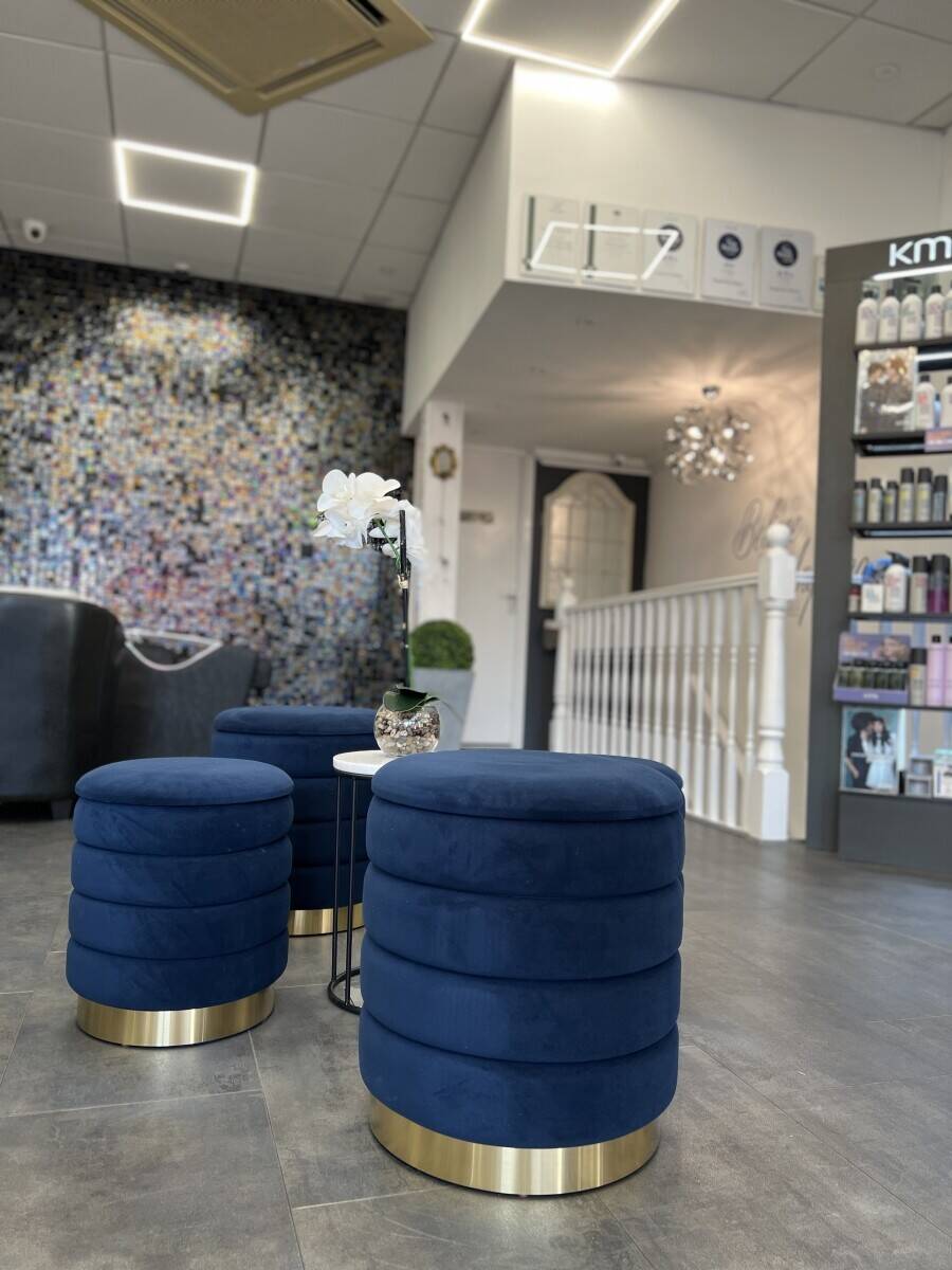 Very busy established hair and beauty salon comprising two floors