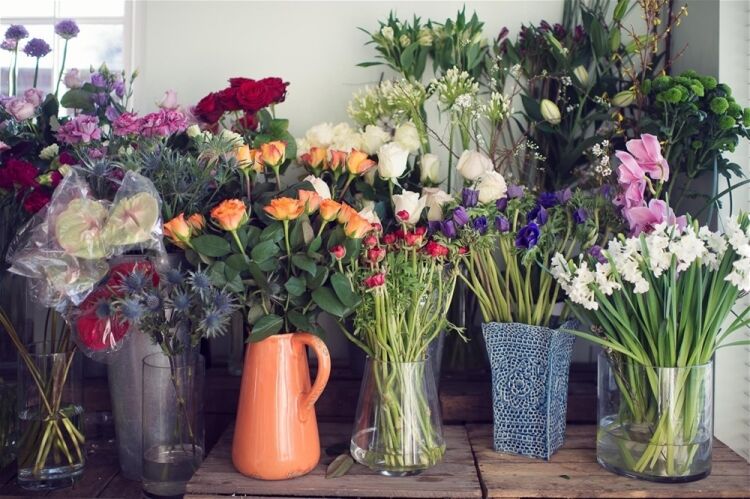 MULTI-AWARD-WINNING FLORISTS
