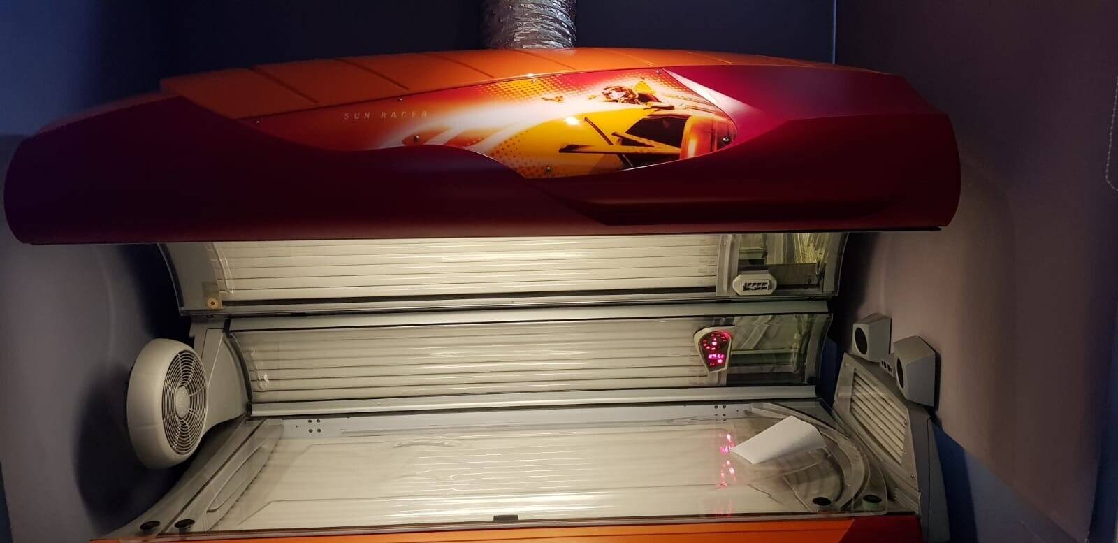 Luxurious Tanning Salon in Prime Location of Kingston Upon Hull Photo 8