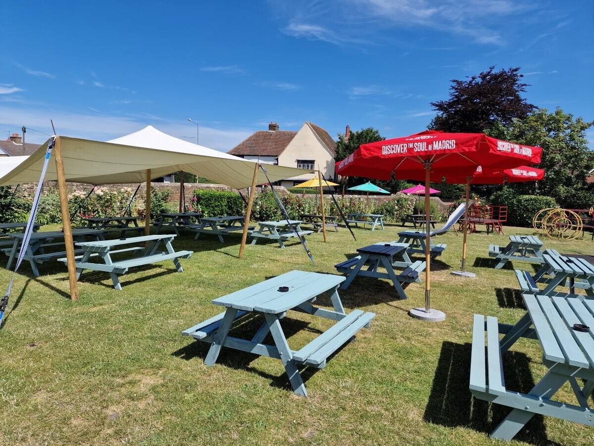Popular out-of-town pub lease for sale in Northfleet