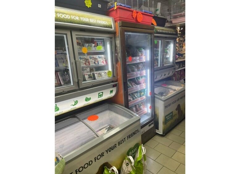 Extremely well established Pet Shop for sale Photo 8