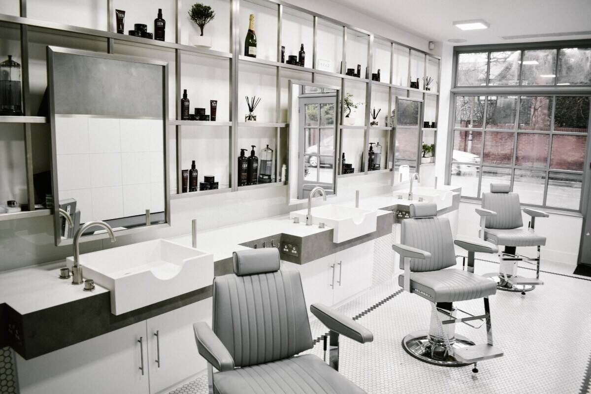 Barbers for sale in Hornchurch Photo 5
