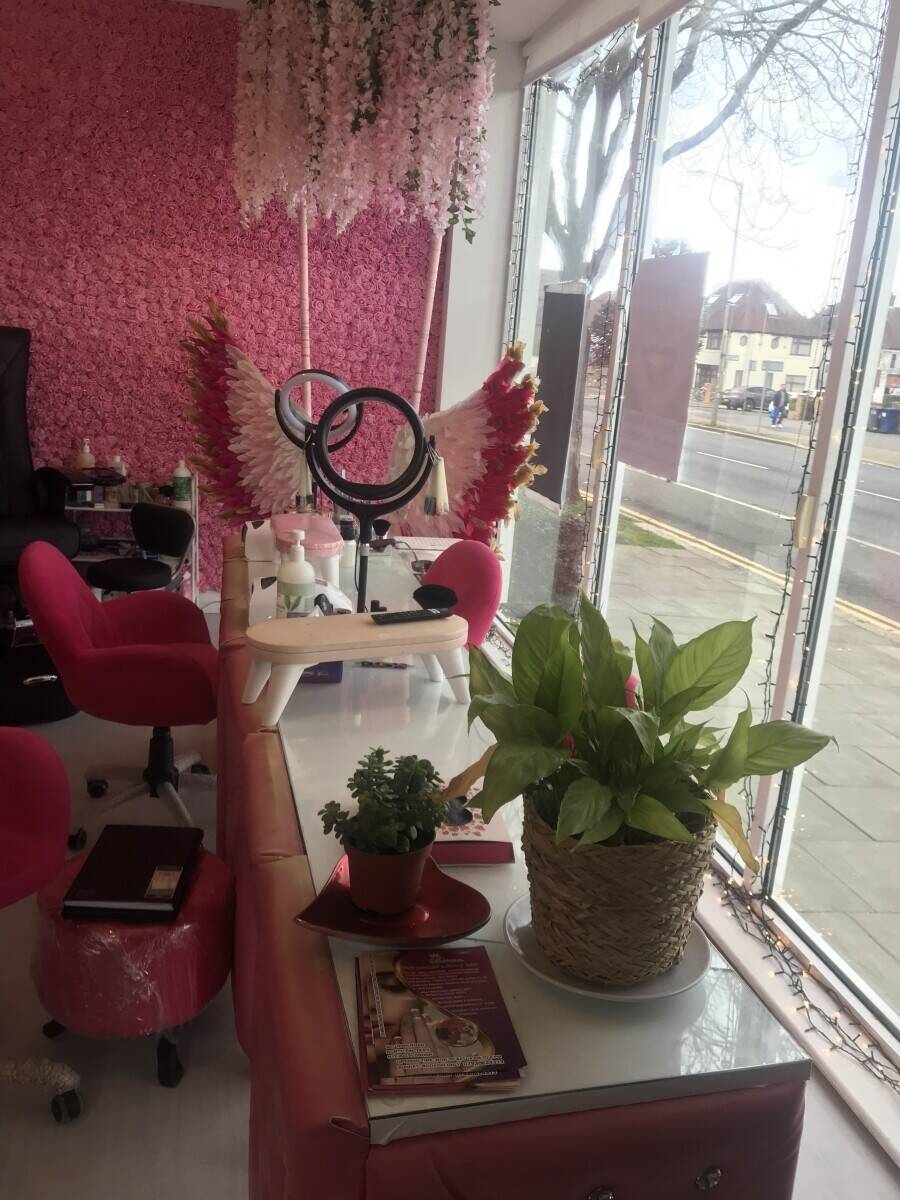 Nail bar and beauty salon  Photo 8