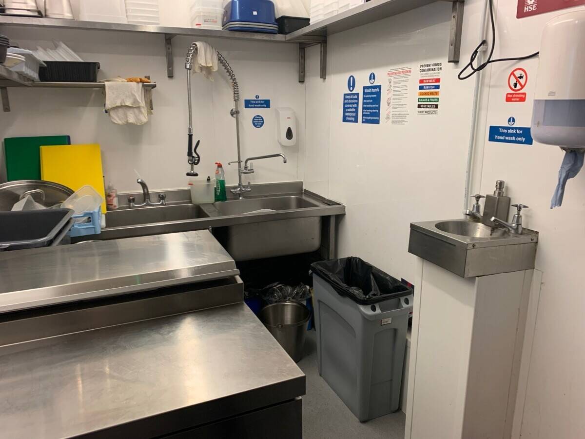 Thai, Chinese Asian restaurant For Sale