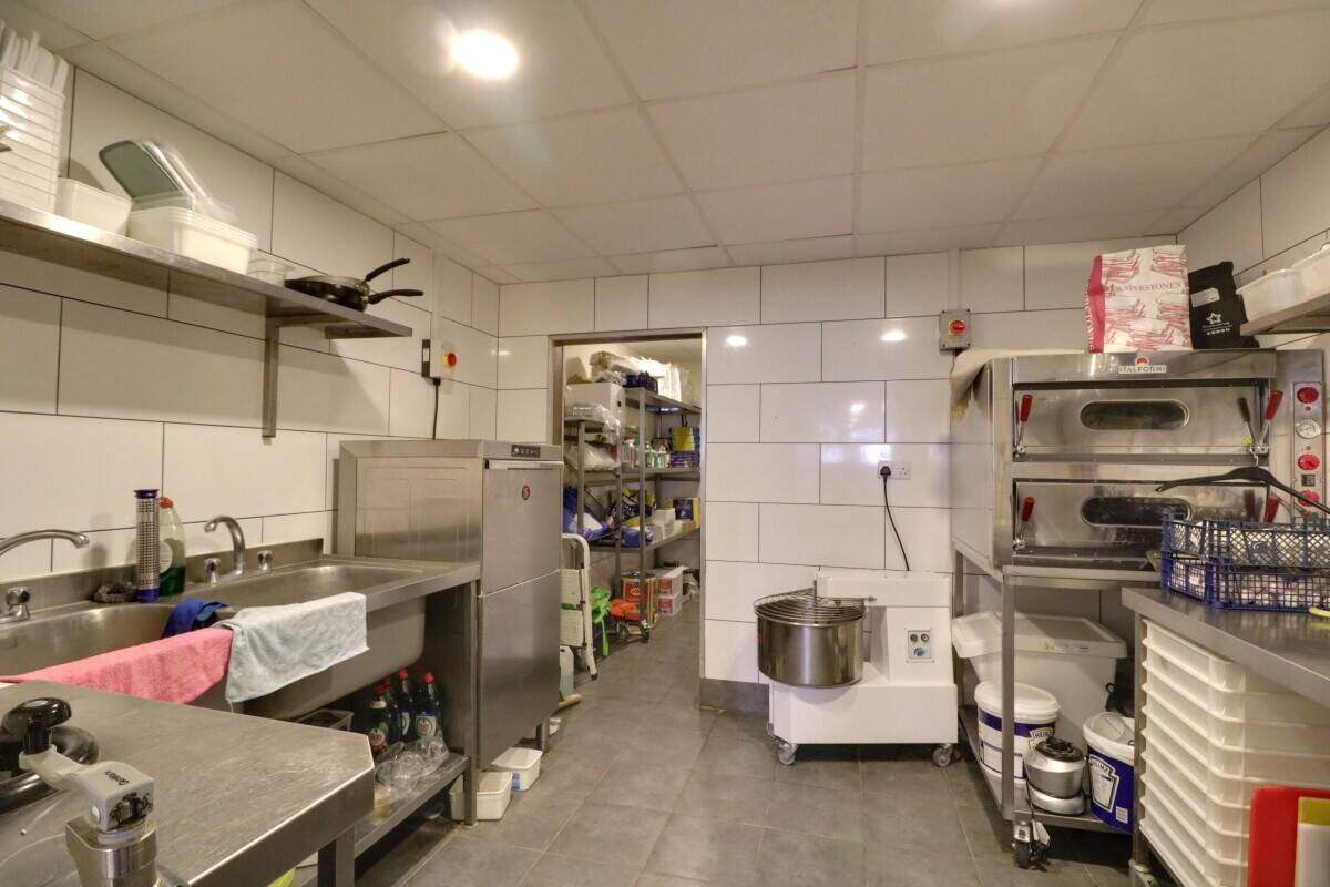 ITALIAN RESTAURANT / TAKEAWAY