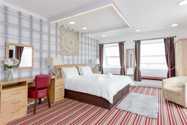 Substantial North Cornwall Resort Hotel For Sale in Newquay Photo 8