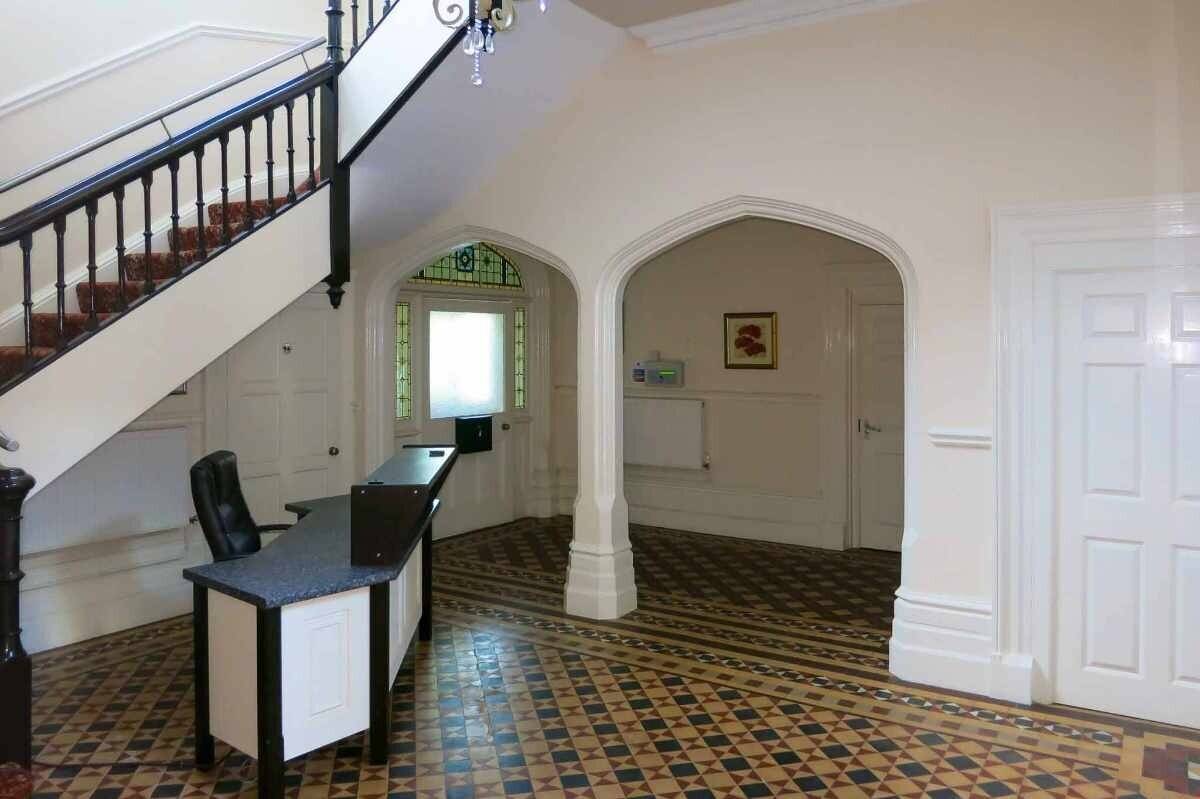 A beautiful & successful, period-styled 14-bedroom hotel Photo 7