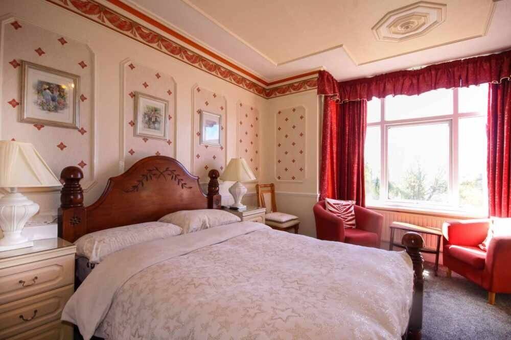 A wonderful Victorian 11-bedroom En suite guesthouse Photo 8