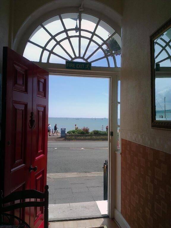 Lucrative Traditional Small Hotel with Sea Views Weymouth Photo 8