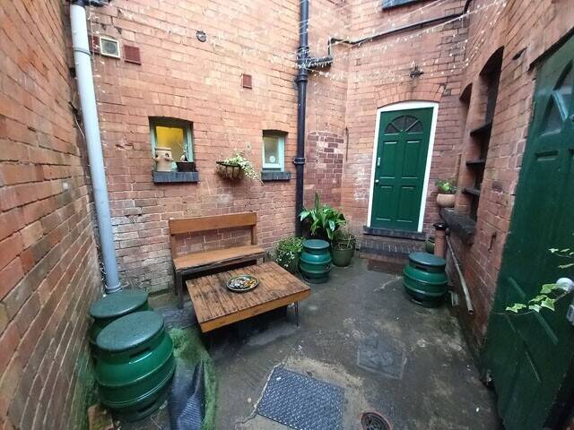 WORCESTER CITY CENTRE - HISTORIC LISTED VICTORIAN PUBLIC HOUSE