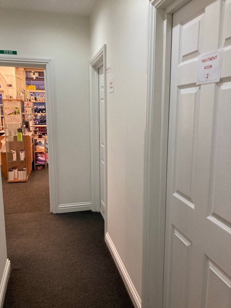 Well-established and popular beauty clinic based in an ideal area of Hertfordshire.